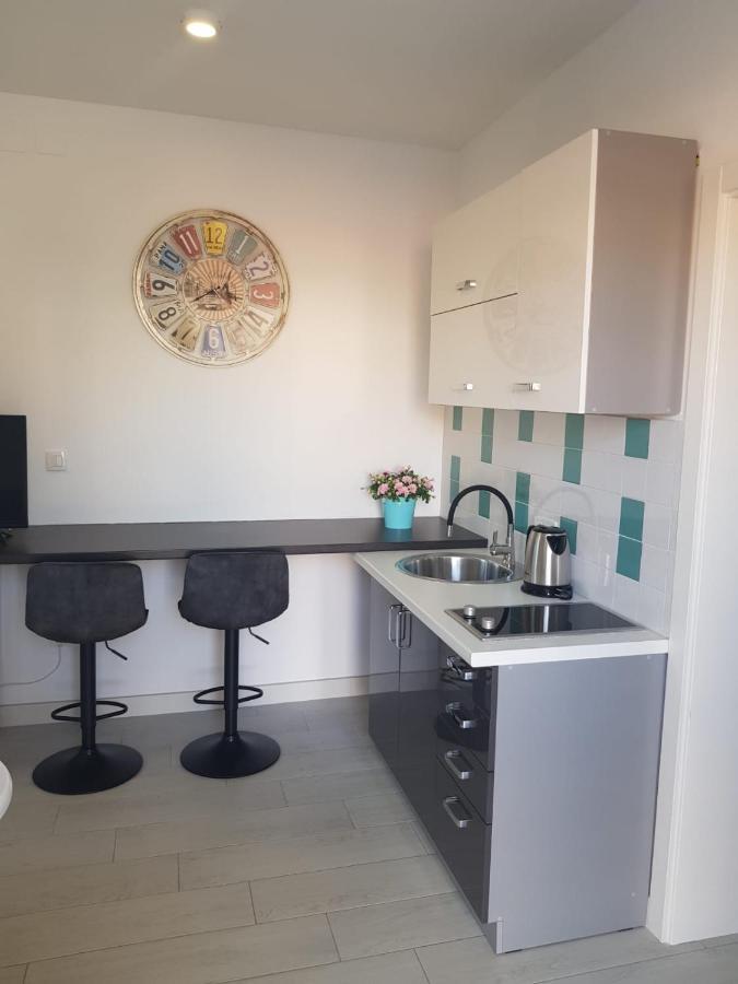 Carlotta Apartment *